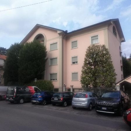 Casa Vacanze La Mela Монца Экстерьер фото